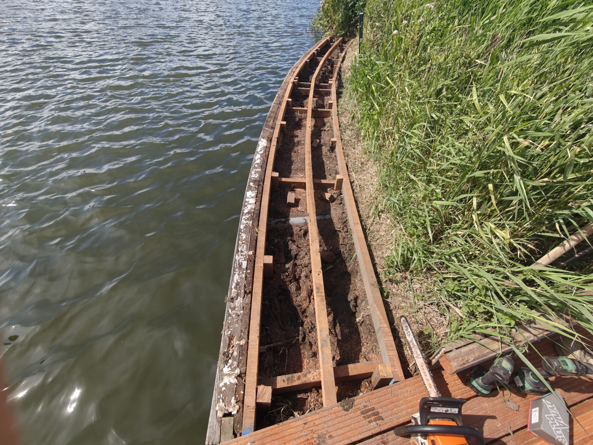 Vlonder vernieuwd aan het water — foto 4